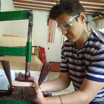 OFICINA DE VASSOURAS